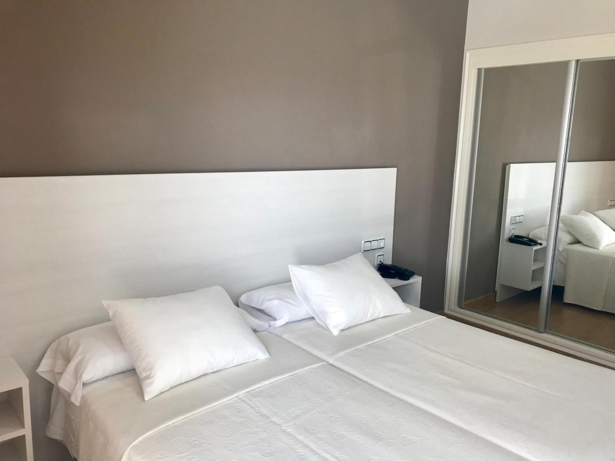 Hotel Nuevo Vichona Sanxenxo Rum bild