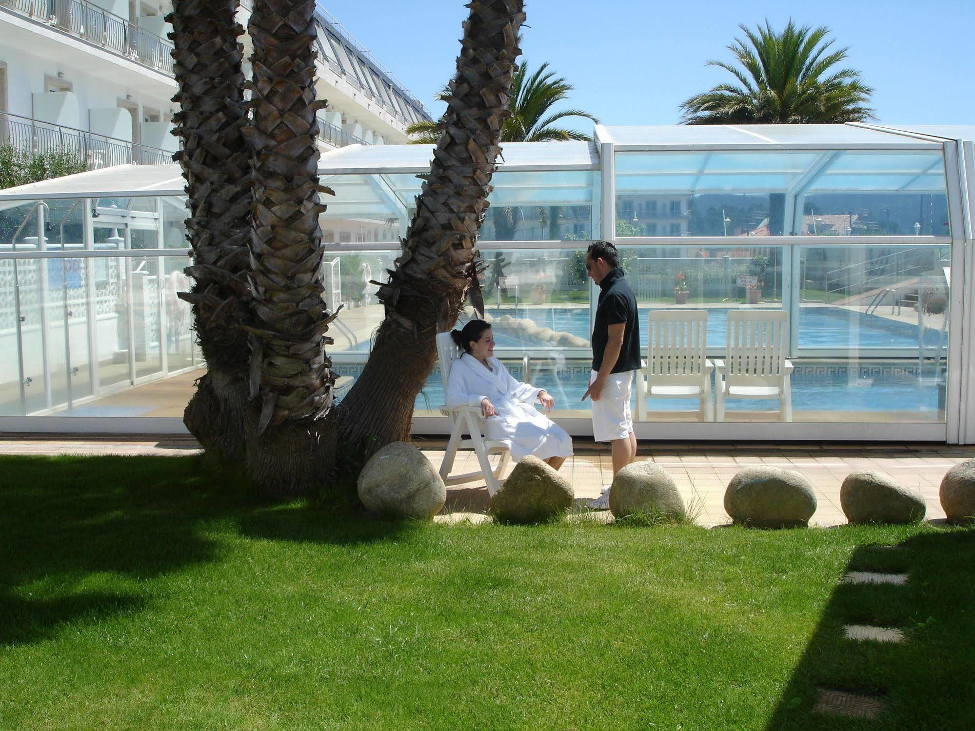 Hotel Nuevo Vichona Sanxenxo Exteriör bild